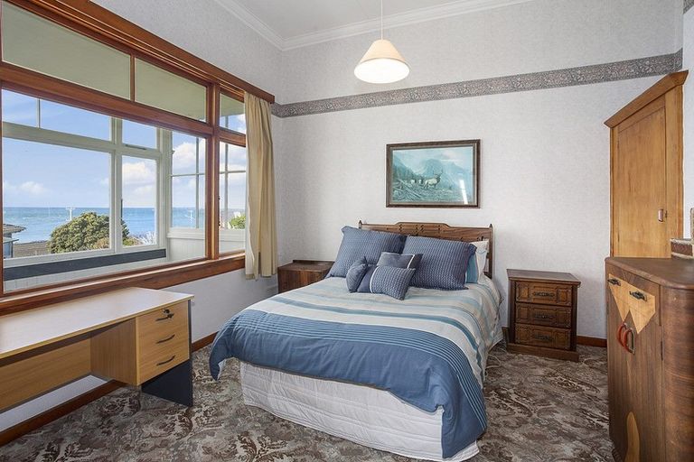 Photo of property in 108 Marine Parade, Bluff, 9814