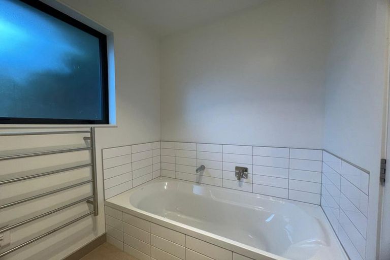 Photo of property in 11c Mangos Place, Pakuranga, Auckland, 2010