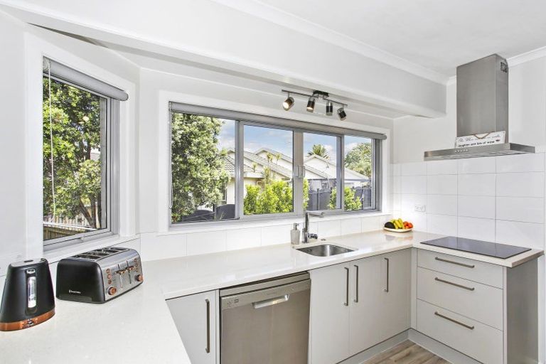 Photo of property in 13 Hanover Place, Pahurehure, Papakura, 2113