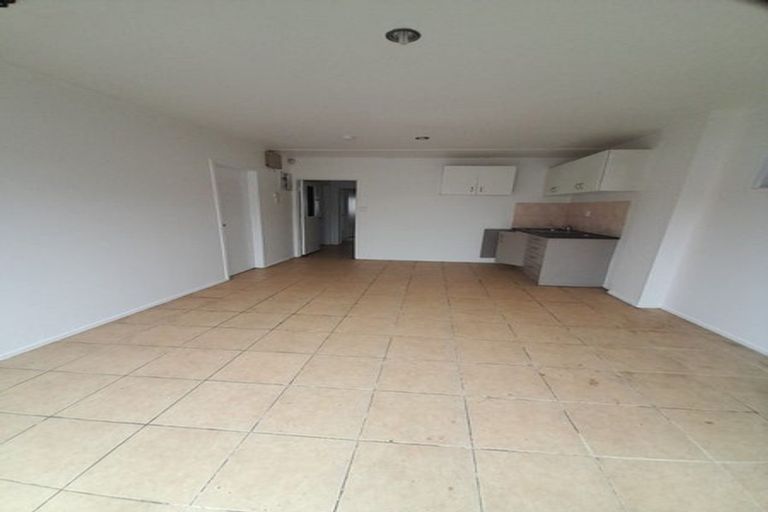 Photo of property in 30 Royal Road, Massey, Auckland, 0614