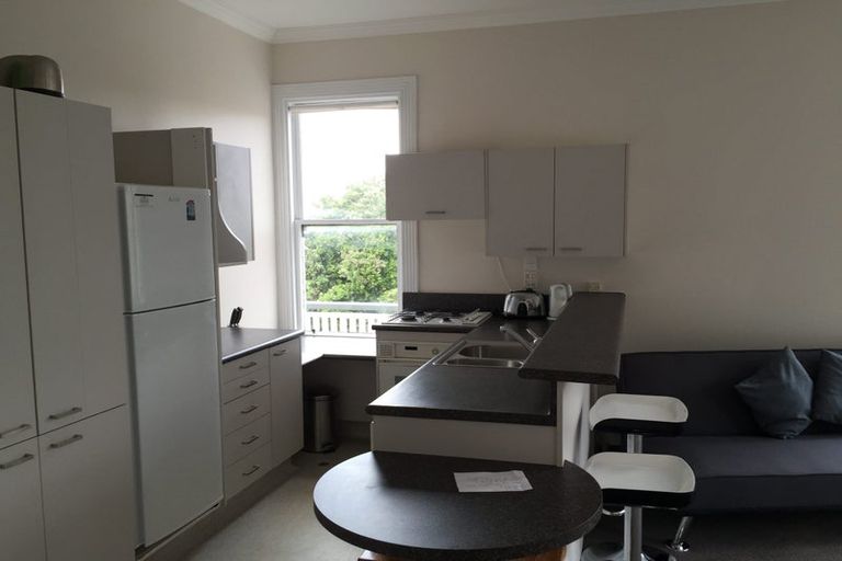 Photo of property in 1/10 Hobson Crescent, Thorndon, Wellington, 6011