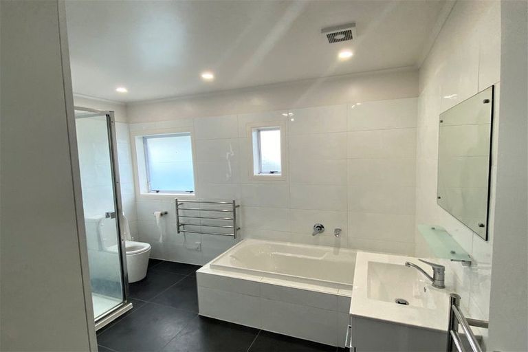 Photo of property in 8 Hunua Road, Papakura, 2110