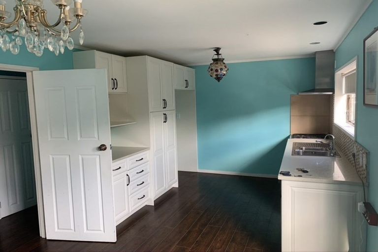 Photo of property in 5 Tawa Road, Te Atatu Peninsula, Auckland, 0610