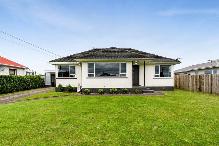 Photo of property in 15 Campbell Street, Hawera, 4610