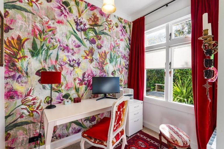 Photo of property in 14 Corry Avenue, Bluff Hill, Napier, 4110