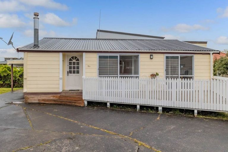 Photo of property in 2/18 Ocean View Road, Northcote, Auckland, 0627