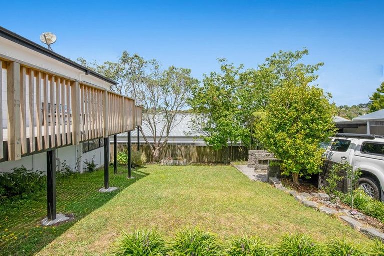 Photo of property in 1/7 Leiden Place, Totara Vale, Auckland, 0629