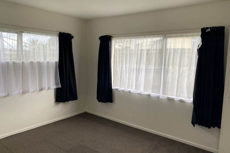 Photo of property in 399b Roscommon Road, Clendon Park, Auckland, 2103