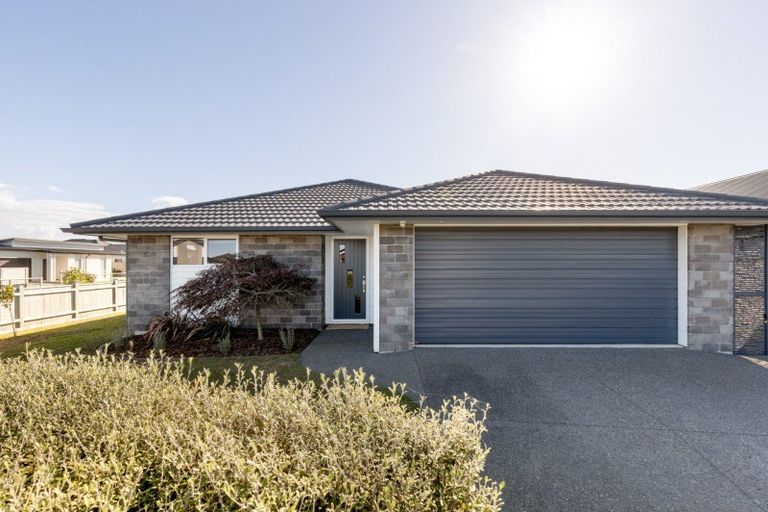 Photo of property in 56 Te Kio Crescent, Papamoa Beach, Papamoa, 3118