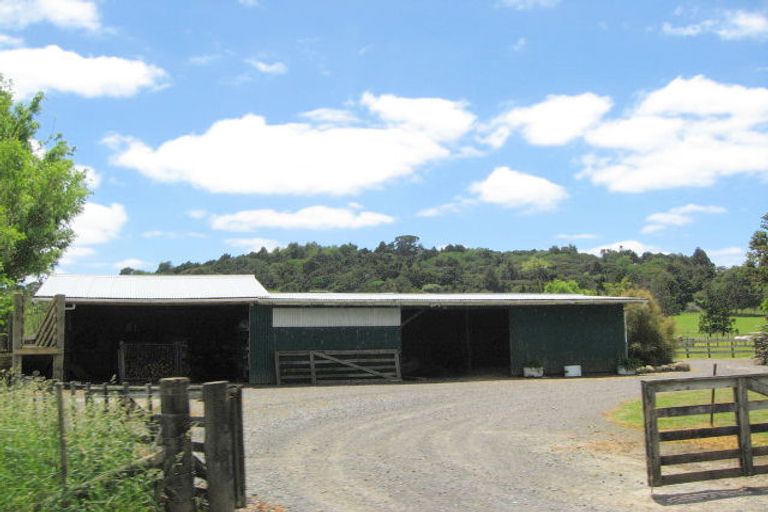 Photo of property in 146 Ingram Road, Bombay, Drury, 2579