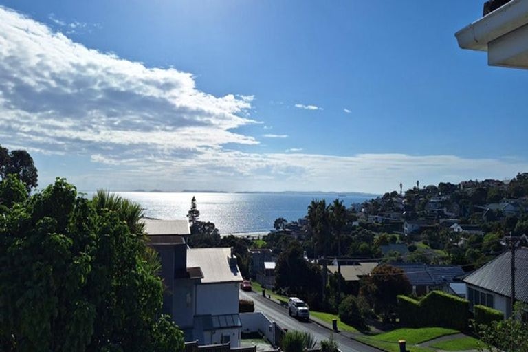 Photo of property in 26 Masterton Road, Rothesay Bay, Auckland, 0630