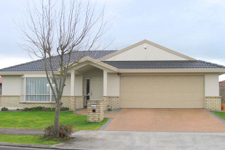 Photo of property in 11 Caltra Place, East Tamaki, Auckland, 2016