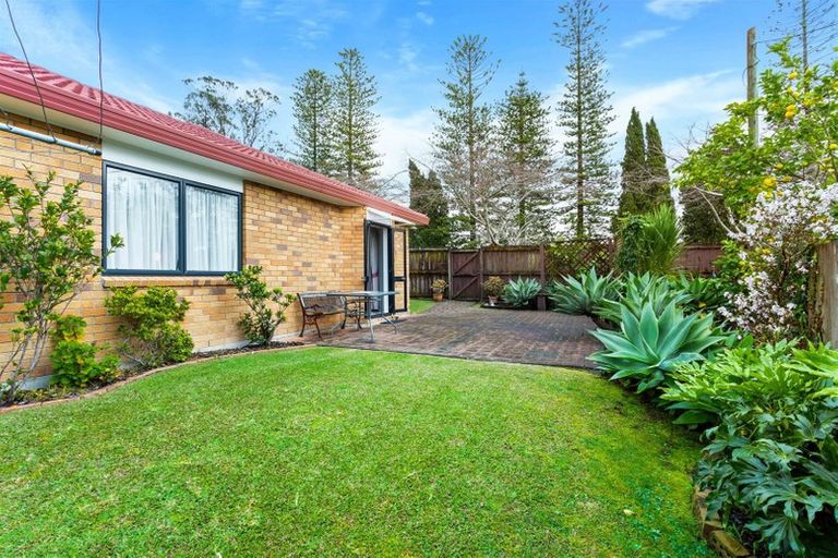 Photo of property in 47 Glenview Road, Glen Eden, Auckland, 0602