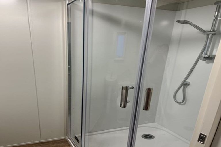 Photo of property in 20 Kilear Close, Pinehill, Auckland, 0632