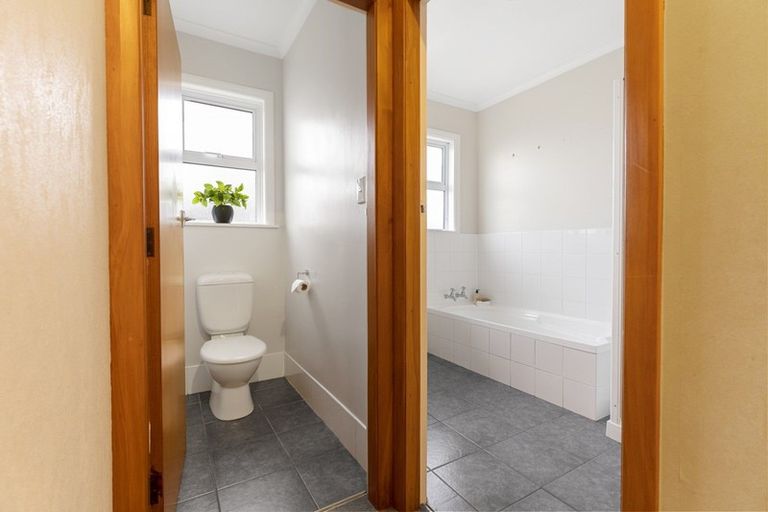 Photo of property in 17 Miles Place, Awapuni, Palmerston North, 4412