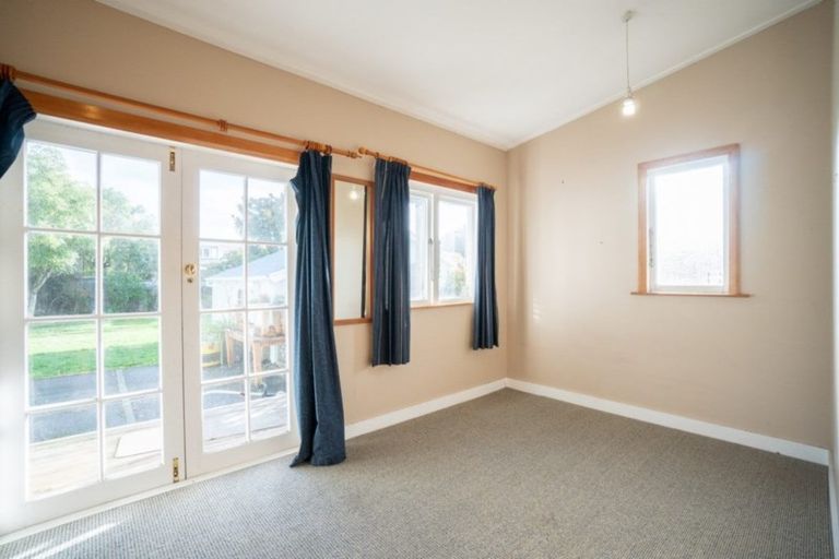 Photo of property in 18 Bryant Street, Takaro, Palmerston North, 4412