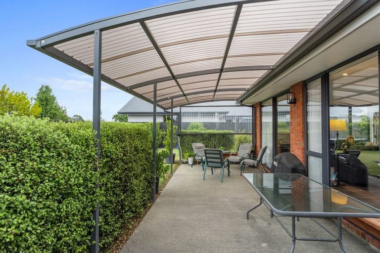 Photo of property in 16 Chestnut Place, Rangiora, 7400
