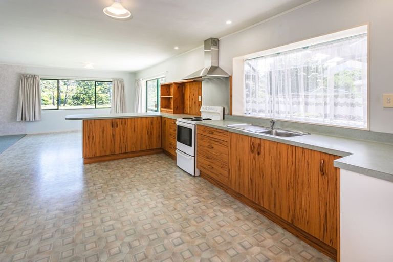 Photo of property in 165 Watt Street, Coromandel, 3506