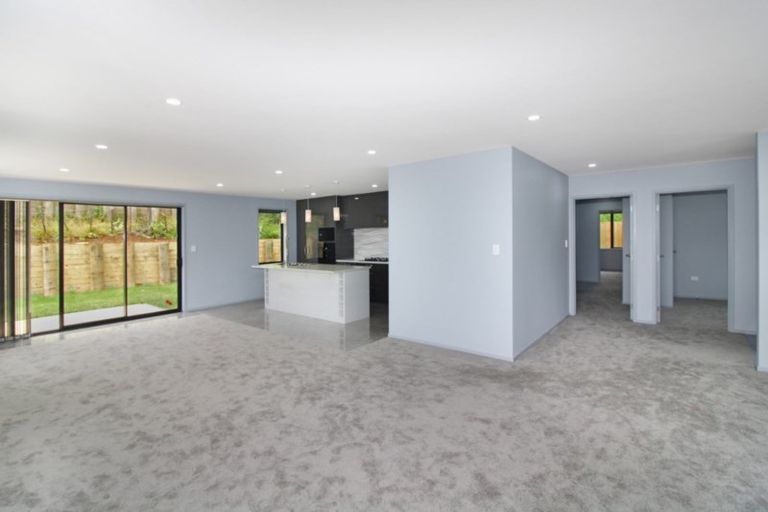 Photo of property in 2 Frederick Place, Whalers Gate, New Plymouth, 4310
