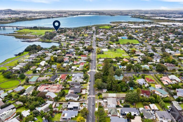 Photo of property in 9b Waterfront Road, Mangere Bridge, Auckland, 2022