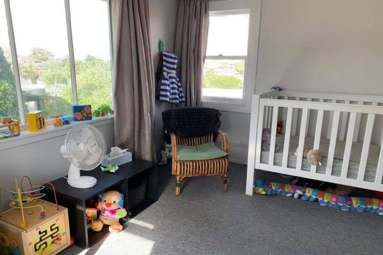 Photo of property in 1/12 Northumberland Avenue, Belmont, Auckland, 0622