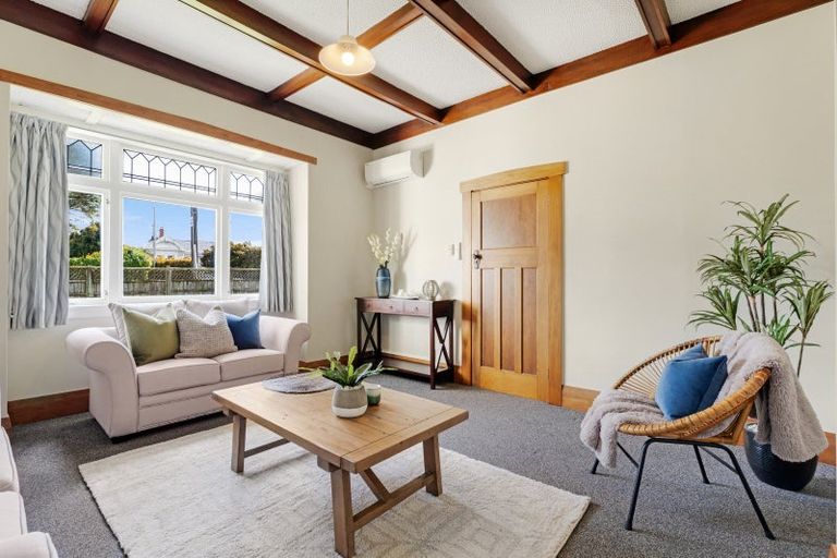 Photo of property in 49 Tawa Road, One Tree Hill, Auckland, 1061