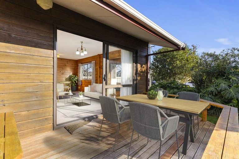 Photo of property in 10 Eastern Beach Road, Eastern Beach, Auckland, 2012