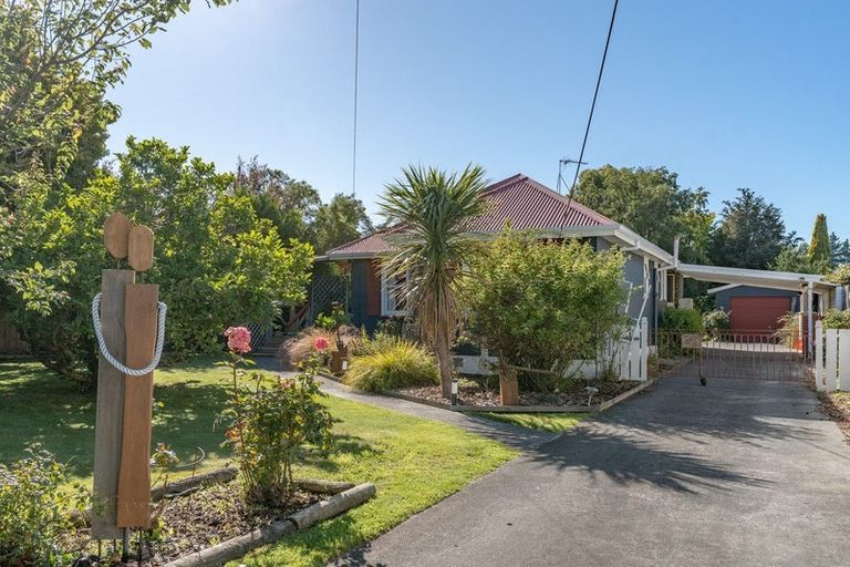 Photo of property in 12 Dixon Street, Carterton, 5713