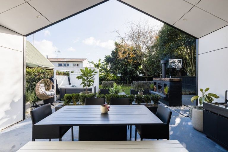 Photo of property in 42 Abbotsford Street, Whitiora, Hamilton, 3200