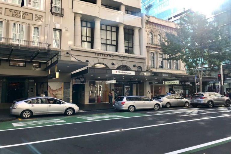 Photo of property in 62 Queen Street, Westport, 7825