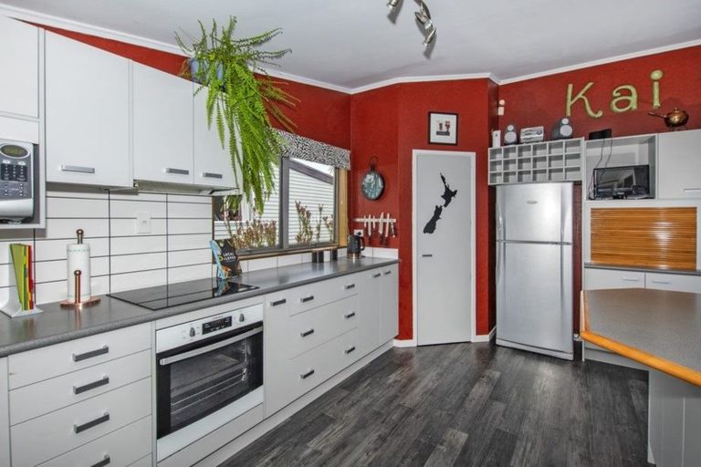 Photo of property in 30 Fairway Drive, Te Kamo, Whangarei, 0112