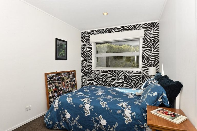 Photo of property in 235g Titirangi Road, Titirangi, Auckland, 0604