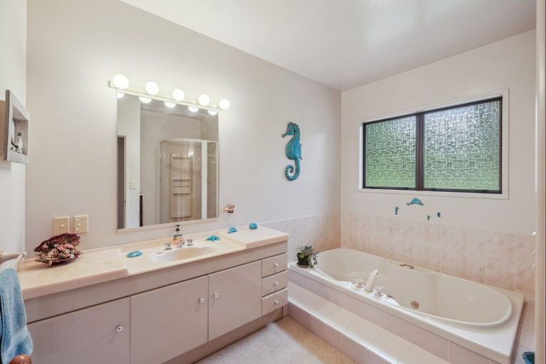 Photo of property in 4 Doris Street, Mangawhai Heads, Mangawhai, 0505