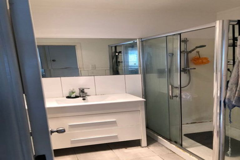 Photo of property in 9 Kent Road, Manurewa, Auckland, 2102
