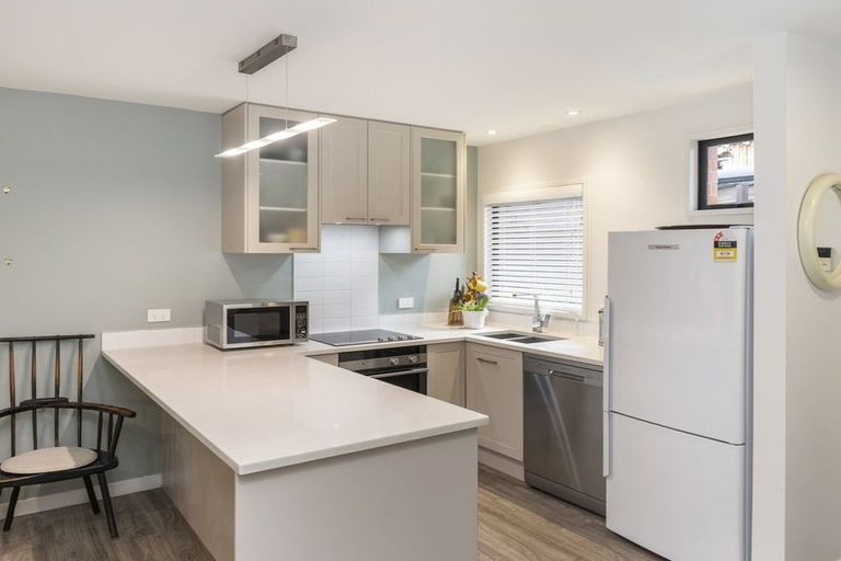 Photo of property in 4/56 Hewitts Road, Merivale, Christchurch, 8014
