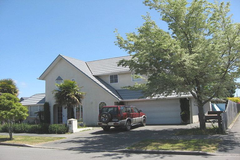 Photo of property in 22 Beauford Place, Parklands, Christchurch, 8083