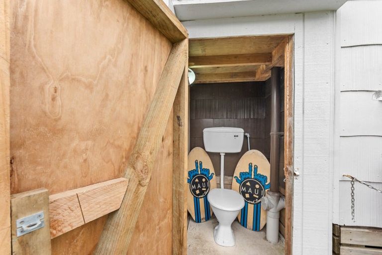 Photo of property in 11 Hector Place, Opunake, 4616