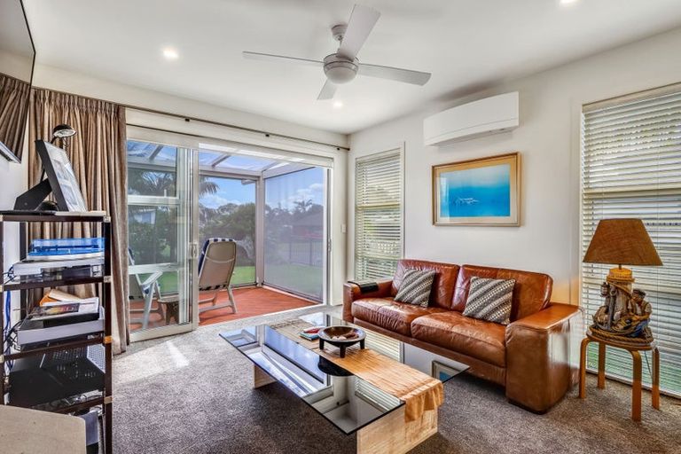 Photo of property in 21 Barbados Way, One Tree Point, 0118