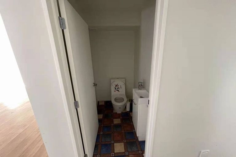 Photo of property in 22c Buscomb Avenue, Henderson, Auckland, 0610