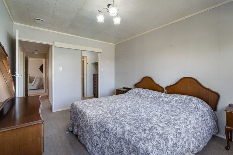 Photo of property in 12 Cargill Grove, Kelvin Grove, Palmerston North, 4414