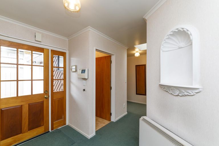 Photo of property in 1 Wincanton Place, Awapuni, Palmerston North, 4412