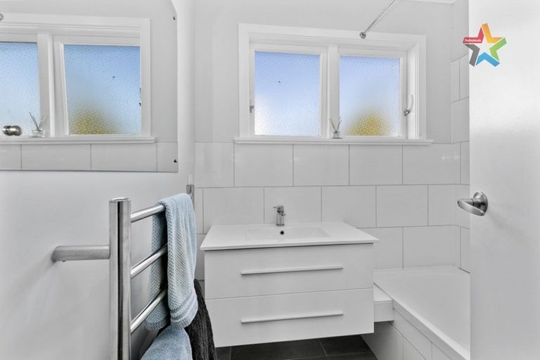 Photo of property in 81 Riverside Drive, Waiwhetu, Lower Hutt, 5010