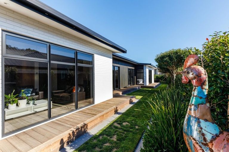 Photo of property in 21 Nadine Stanton Drive, Bell Block, New Plymouth, 4312