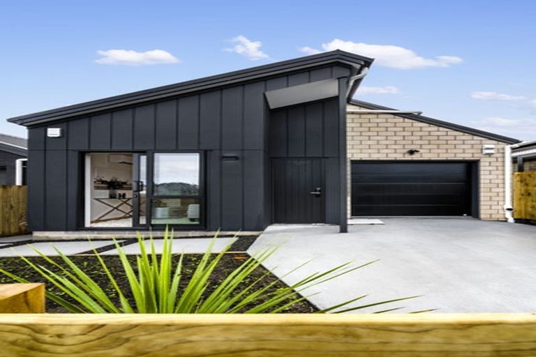 Photo of property in 42 Biokovo Street, Massey, Auckland, 0614