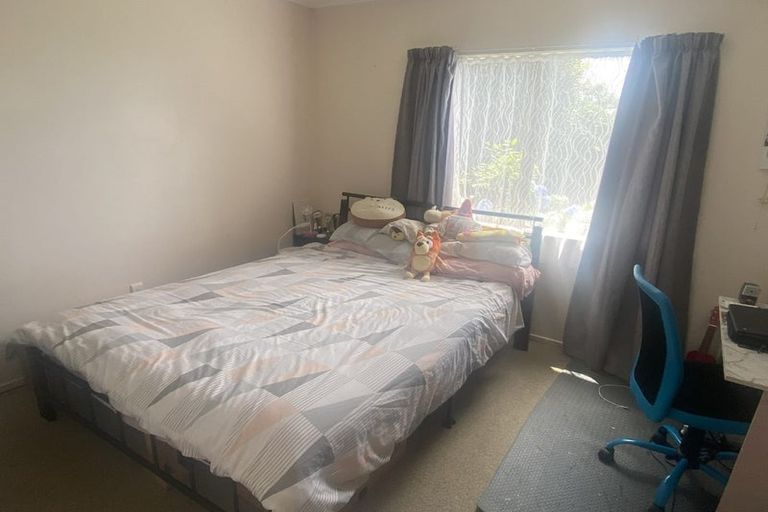 Photo of property in 2/42 Frank Evans Place, Henderson, Auckland, 0610