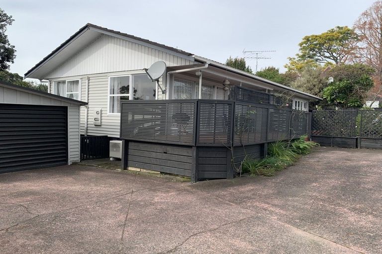 Photo of property in 1/15 Paramu Avenue, Birkdale, Auckland, 0626