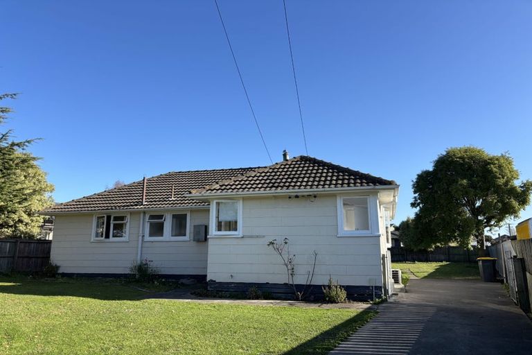 Photo of property in 37 Lambeth Crescent, Redwood, Christchurch, 8051
