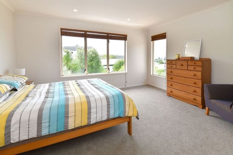 Photo of property in 21 West Hoe Heights, Orewa, 0931