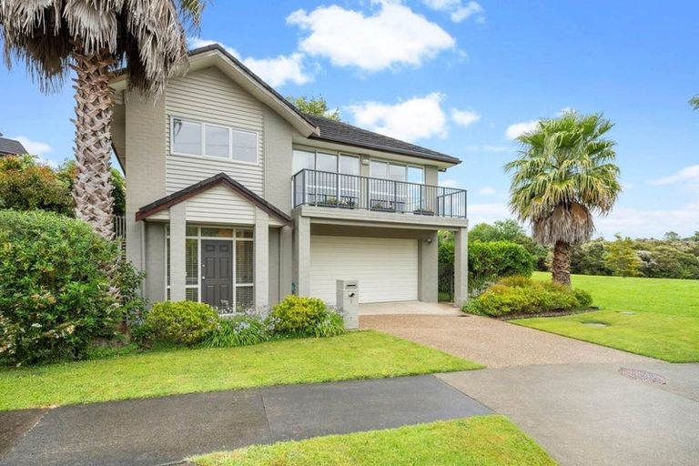 Photo of property in 1 Mural Place, Greenhithe, Auckland, 0632