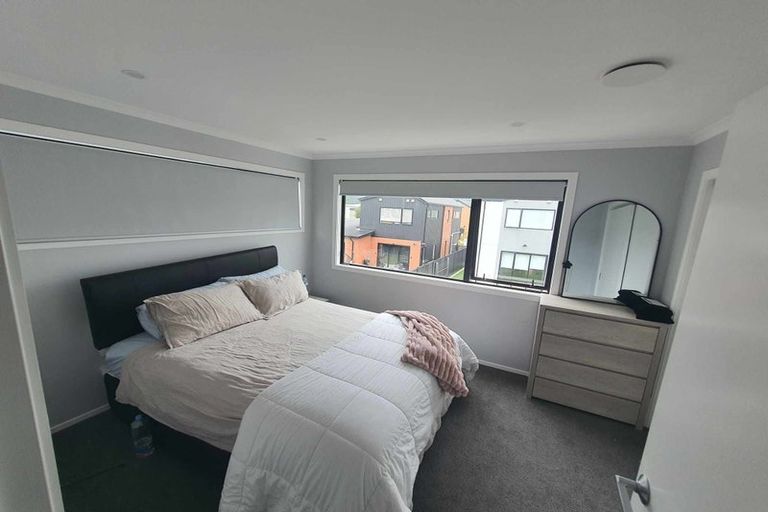 Photo of property in 4 Gloaming Lane, Wallaceville, Upper Hutt, 5018